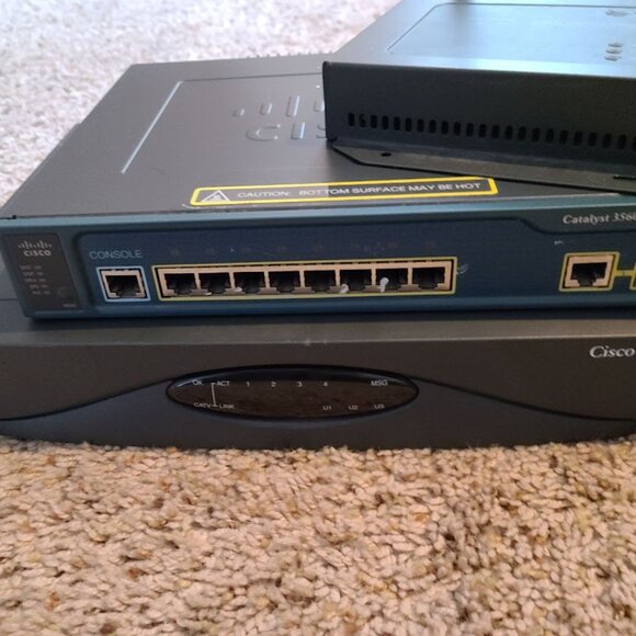 BUNDLE: Cisco 3560 POE Switch, UBR900, Aironet 350 AP w/ POE adapter - Picture 13 of 15